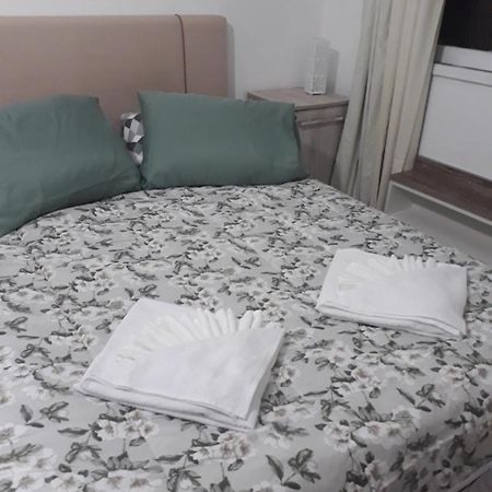 Apartamentos Por Diaria Av Domingos De Almeida 佩洛塔斯 外观 照片